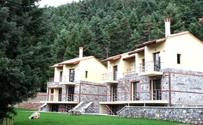 Natura Hotel Vitina Bagian luar foto