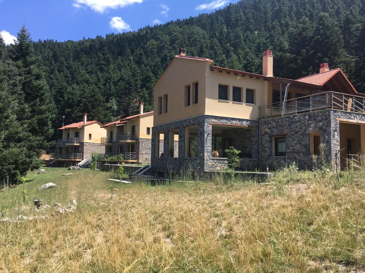Natura Hotel Vitina Bagian luar foto